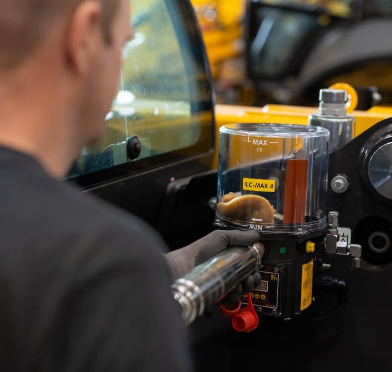 Slanger monteres p&aring; maskine